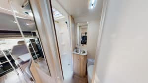 bathroom 6 berth motorhome