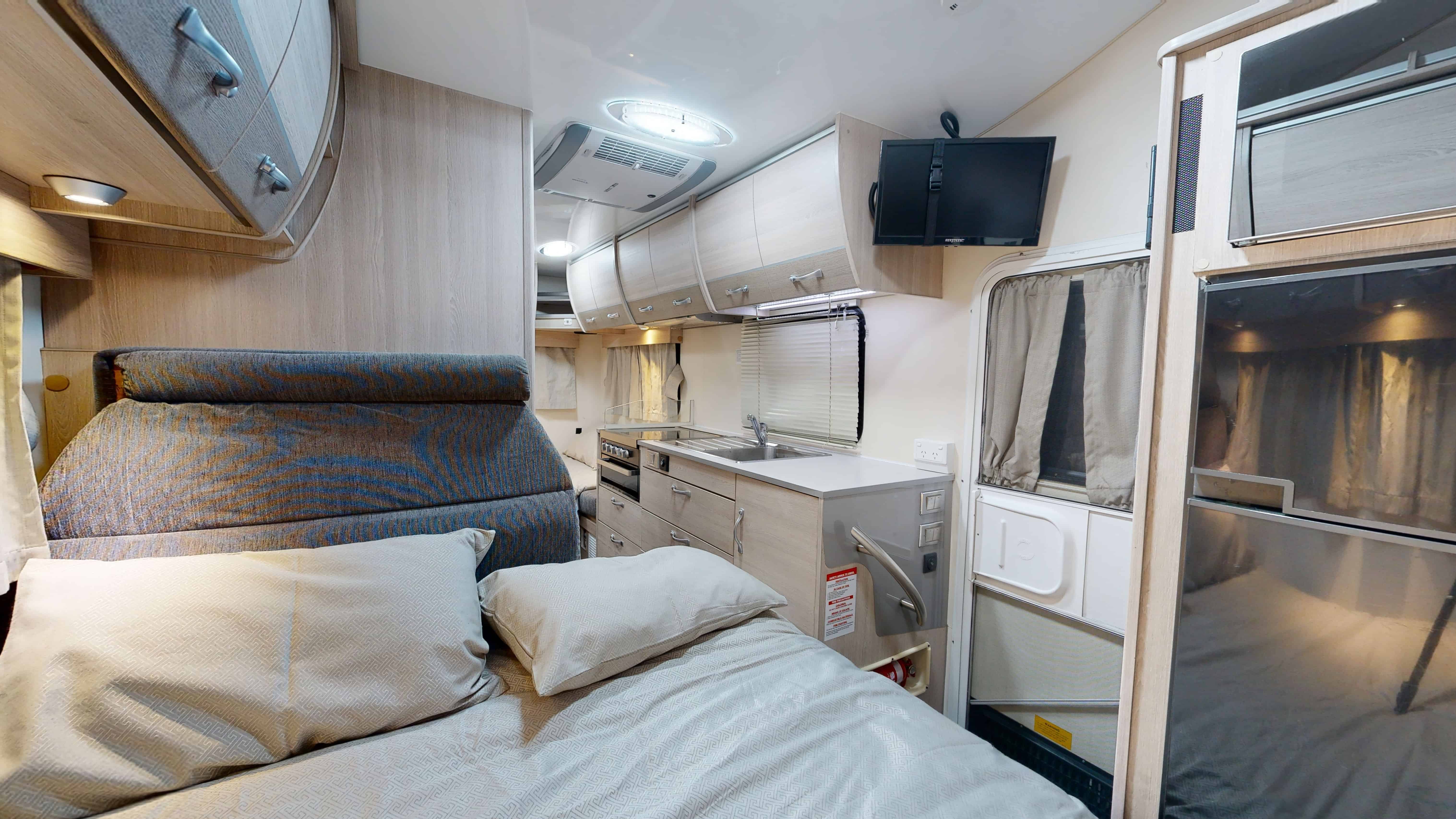 6 berth derwent motorhome